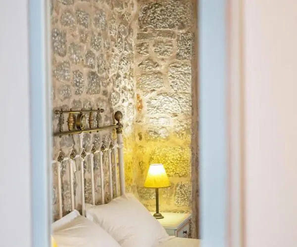 Trapela Areopolis, Boutique Hotell