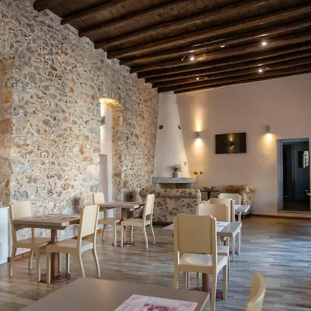 Trapela Areopolis, Boutique Szálloda