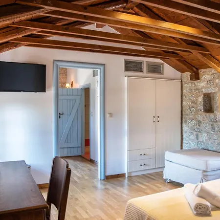 Trapela Areopolis, Boutique Areopoli