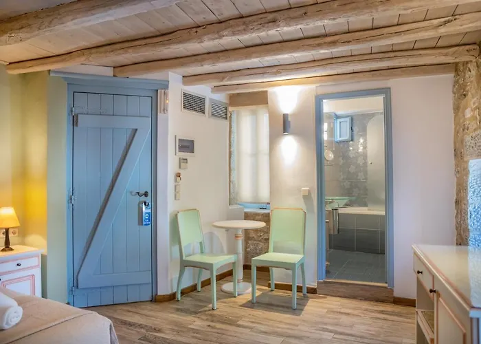 Trapela Areopolis, Boutique