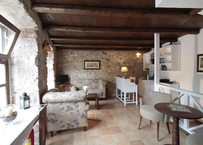 Trapela Areopolis, Boutique